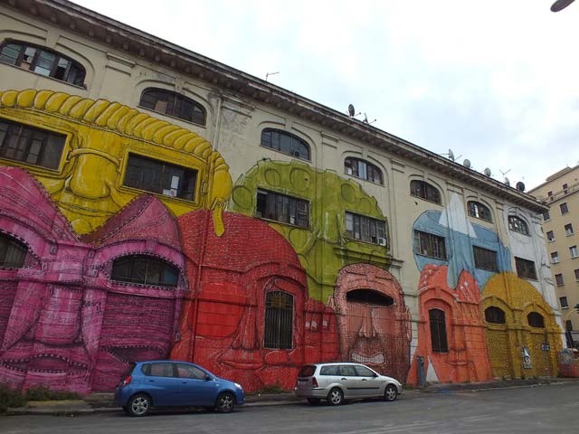 Graffiti  zona Ostiense: 11 - Blu (Italia)