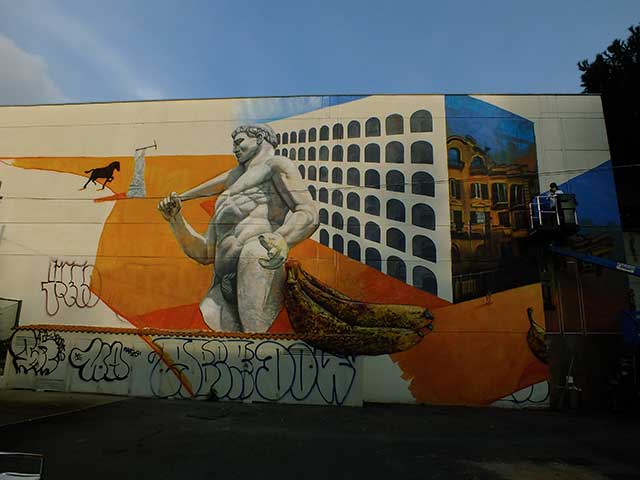 Graffiti  zona Ostiense: 53 - Gaia (Usa)