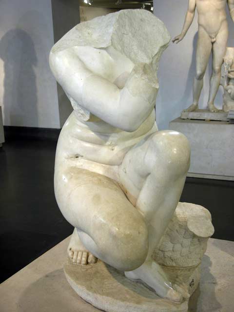 Palazzo Massimo: 24 - Statua di Afrodite