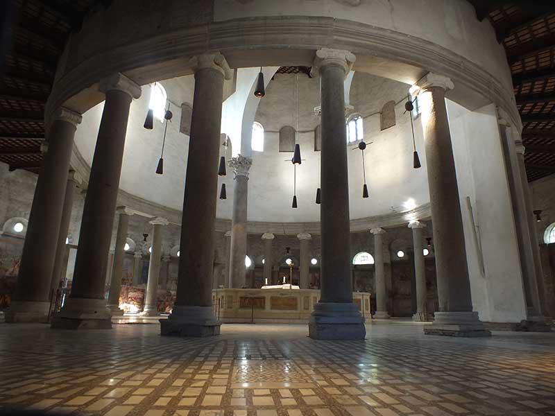 Chiesa di Santo Stefano Rotondo: 4 - Interno