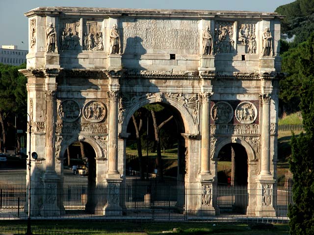 Arco di Costantino o di Adriano?
