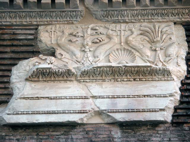 Pantheon di Roma: 23 - Marmi esterni