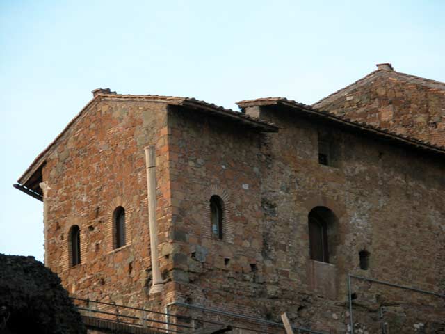 Passeggiate Romane - da Piazza Barberini al Colosseo: 65 - Castello Caetani