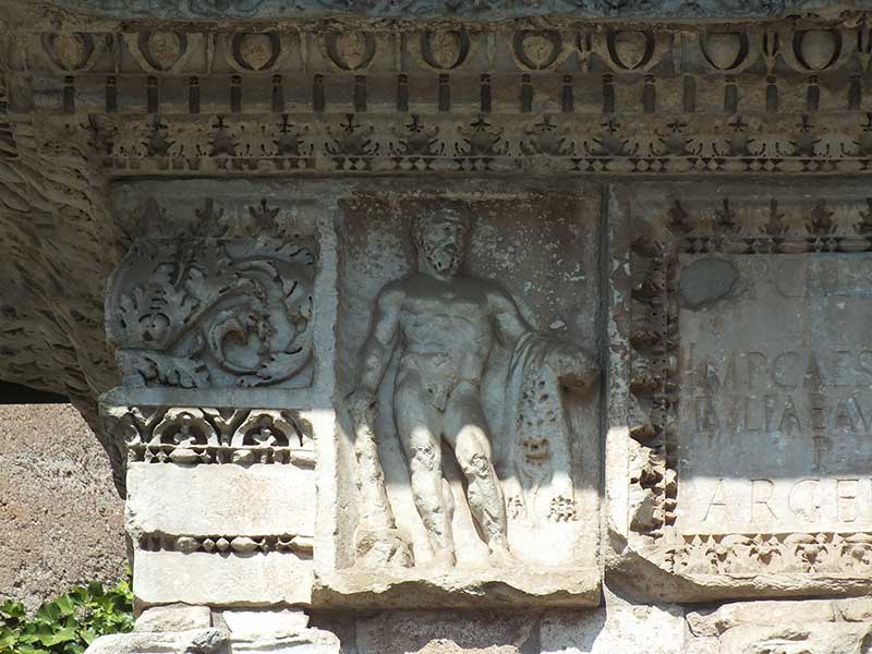 Passeggiate Romane - da Porta Portese a Porta San Paolo: 41 - Arco degli Argentieri