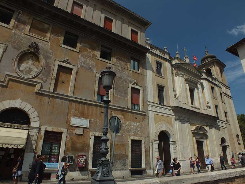 Passeggiate Romane - da Porta Portese a Porta San Paolo: 21 - Piazza di San Bartolomeo all'Isola