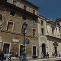 Passeggiate Romane - da Porta Portese a Porta San Paolo: 21 - Piazza Di San Bartolomeo All'Isola 