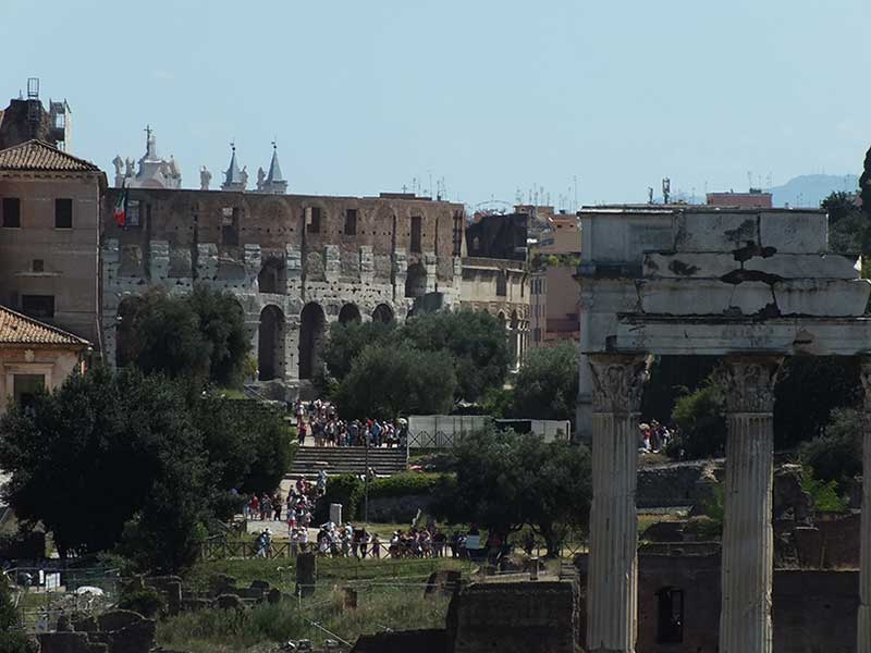 Passeggiate Romane - da Trastevere al Colosseo: 50 - Foro Romano